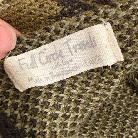 Women's Camouflage Crew Neck Sweater Size L - Picture 5 of 6